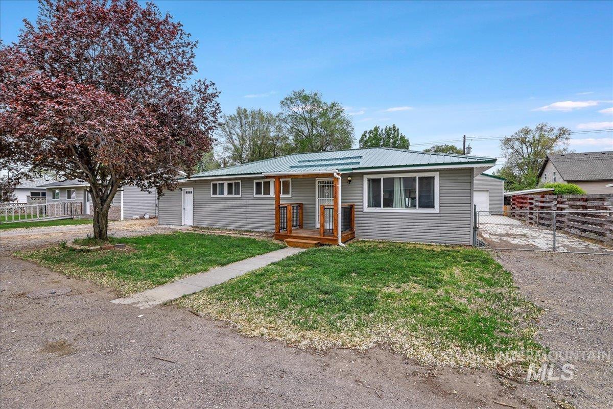 2114 Sessions Street Property Photo 2