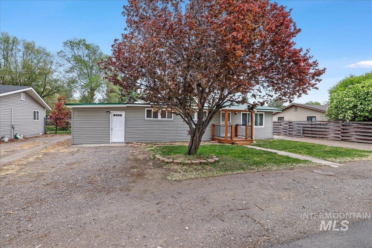 2114 Sessions Street Property Photo 4
