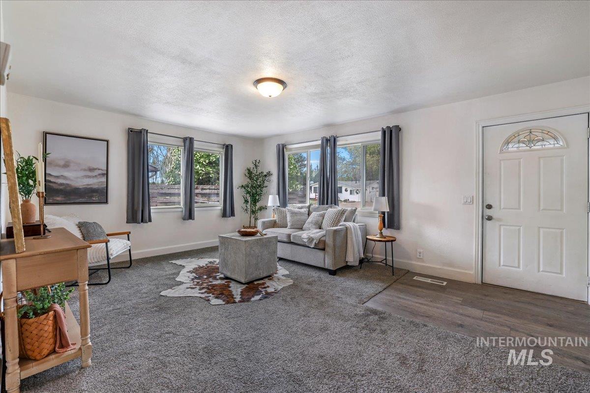 2114 Sessions Street Property Photo 8