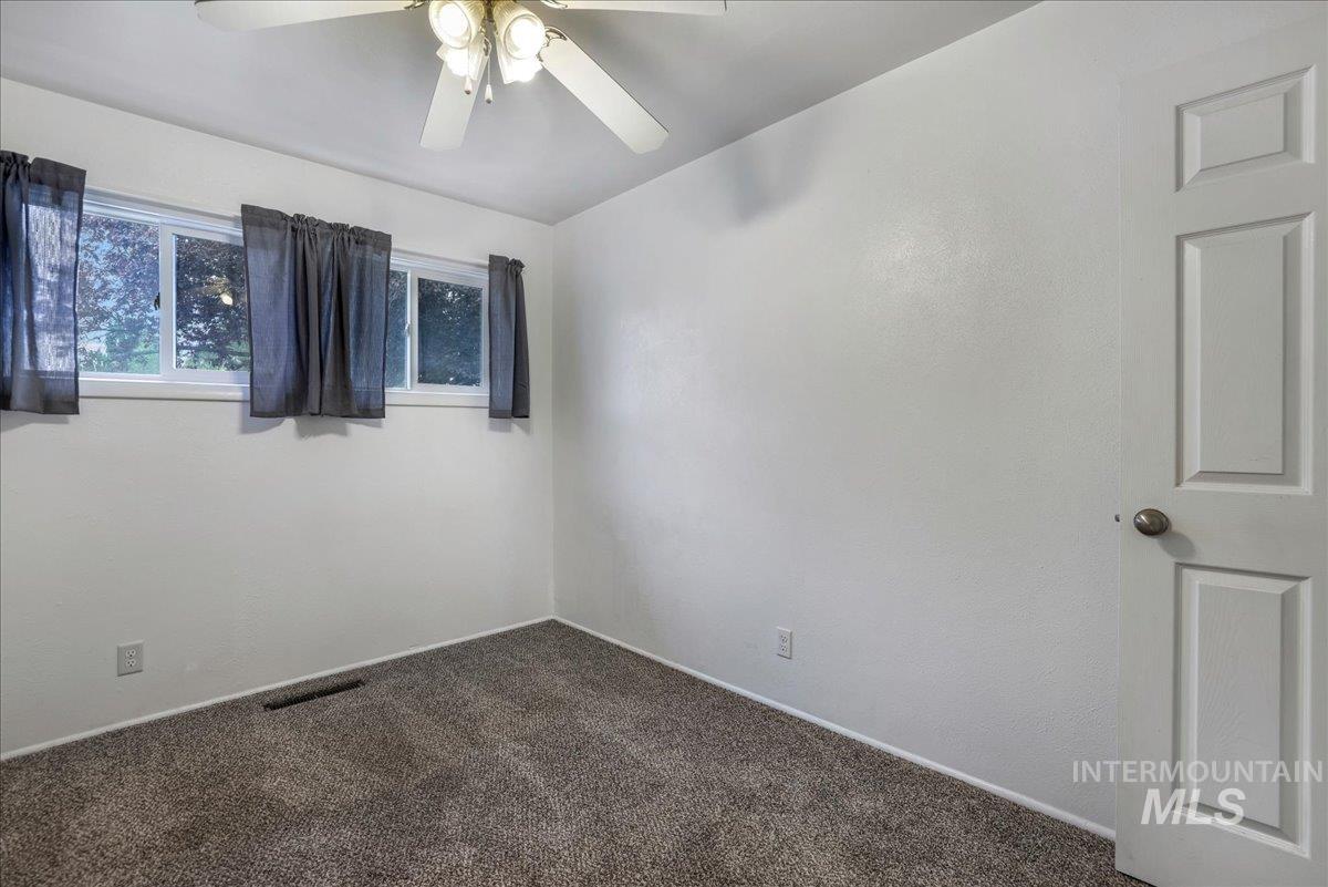 2114 Sessions Street Property Photo 22