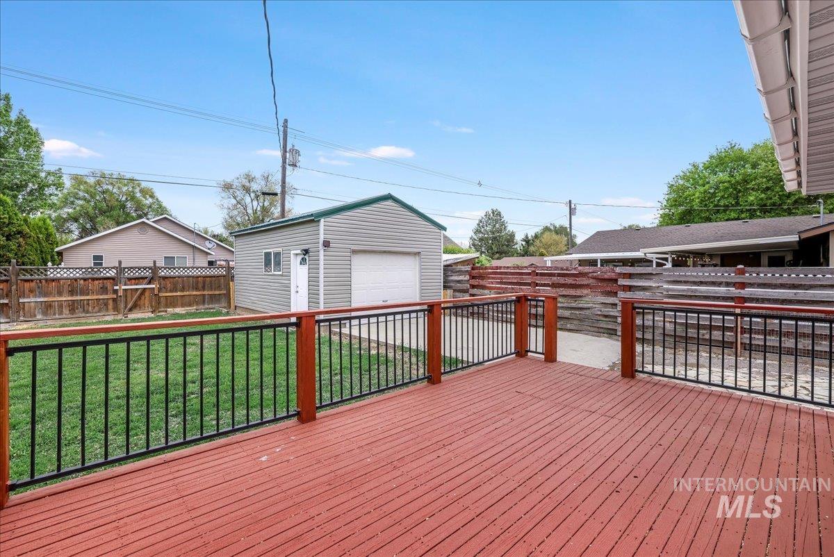 2114 Sessions Street Property Photo 27