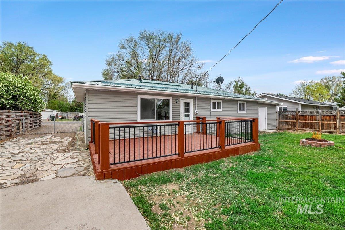 2114 Sessions Street Property Photo 29