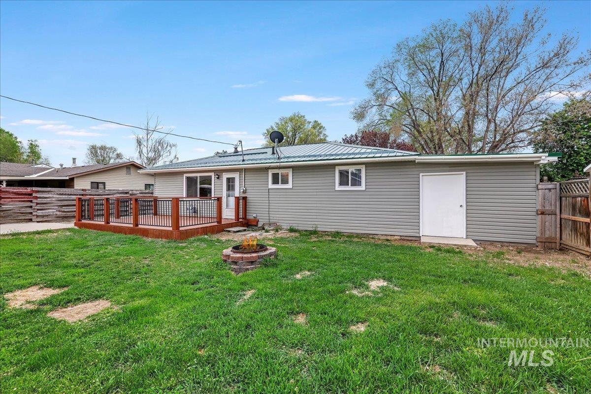 2114 Sessions Street Property Photo 31