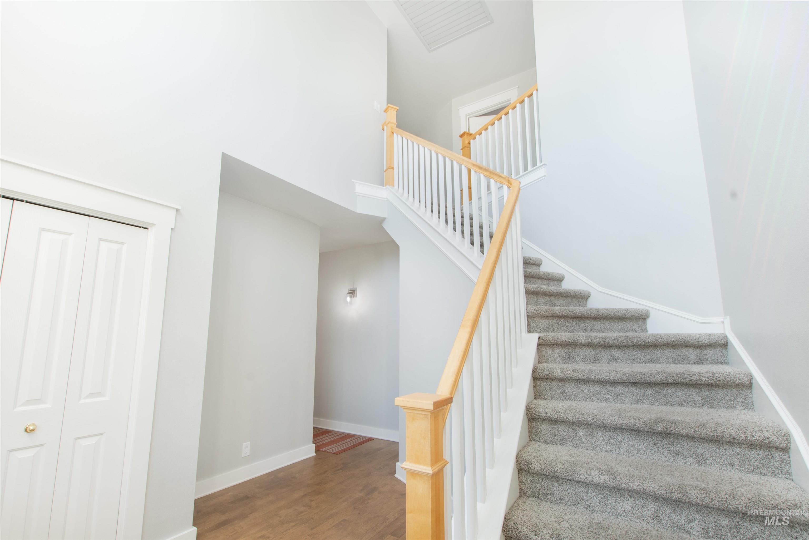 6174 N Queensbury Pl Property Photo 6