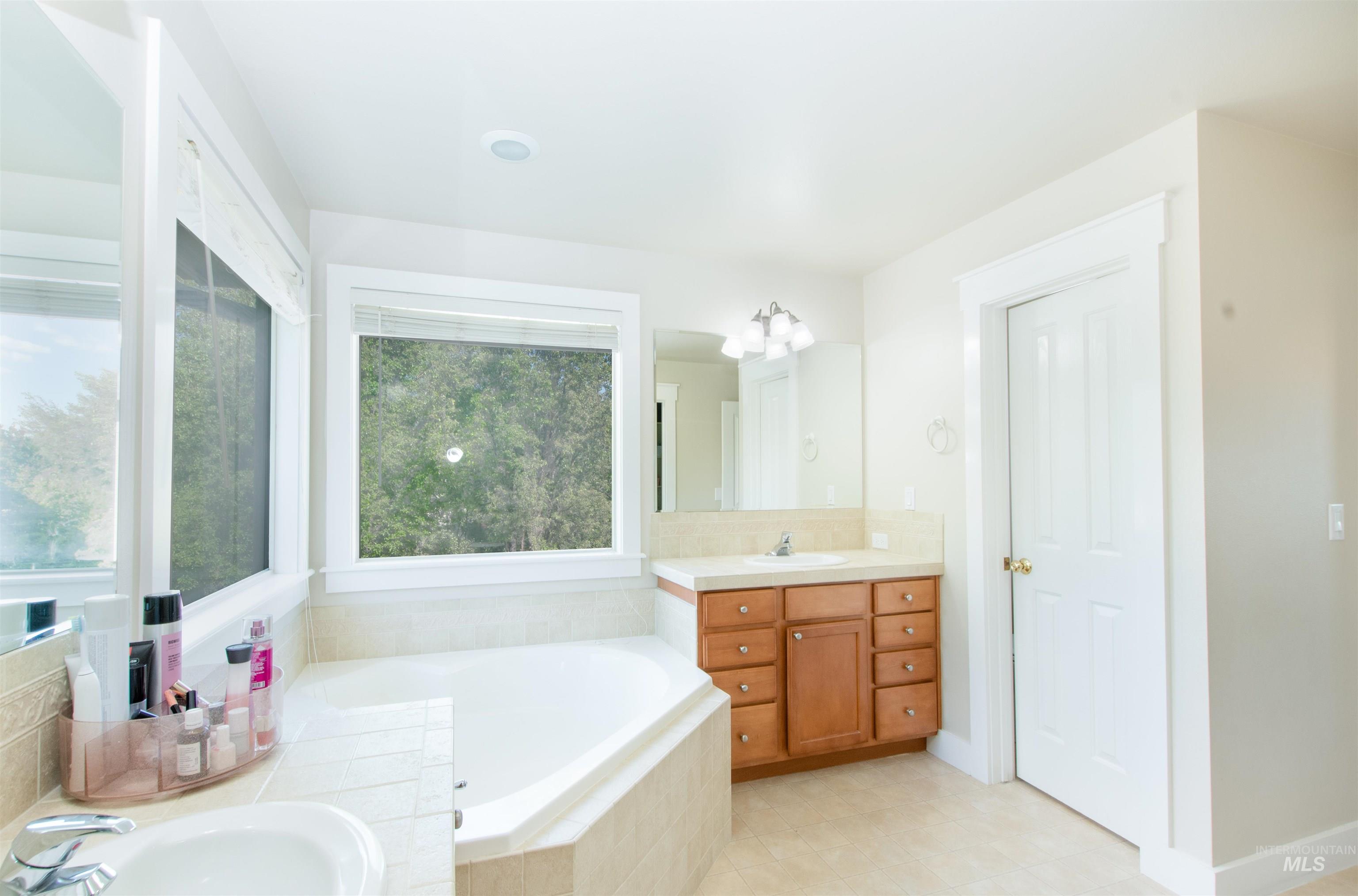 6174 N Queensbury Pl Property Photo 19