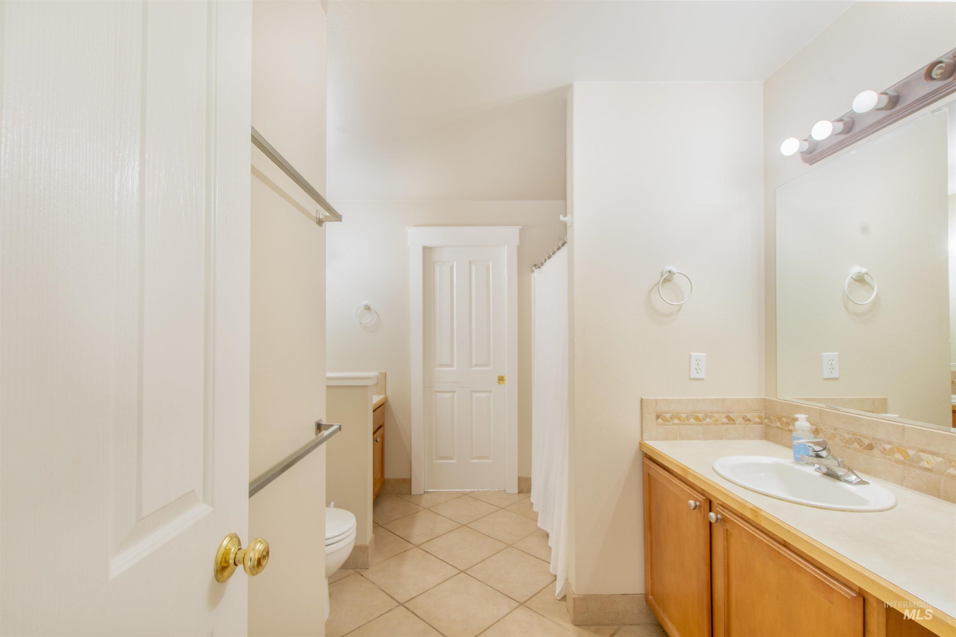 6174 N Queensbury Pl Property Photo 31