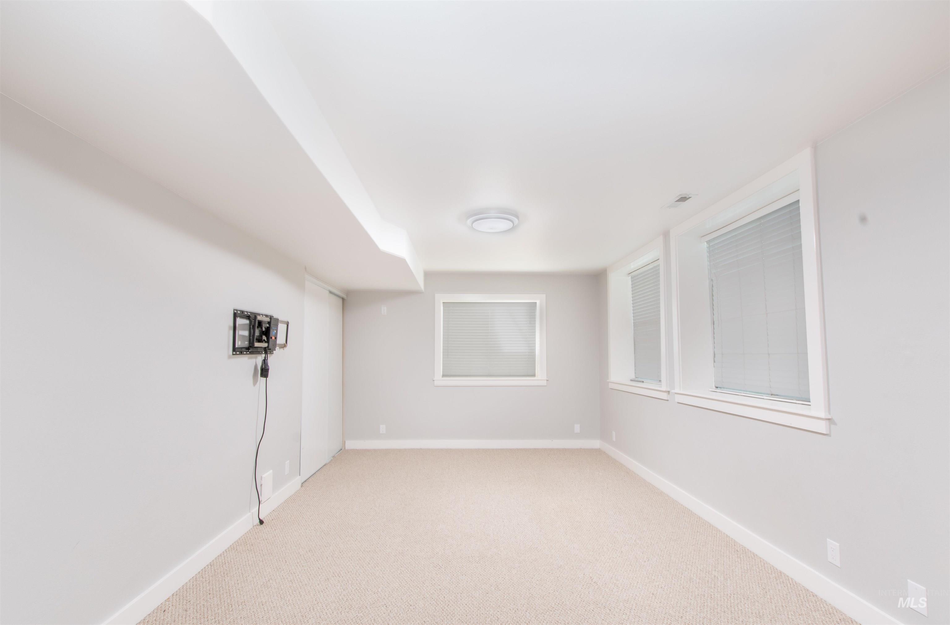 6174 N Queensbury Pl Property Photo 35