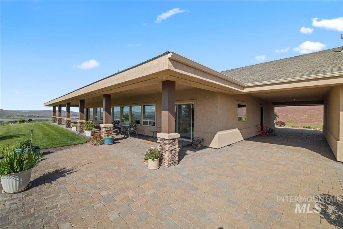 1270 Hillcrest Dr. Property Photo 4