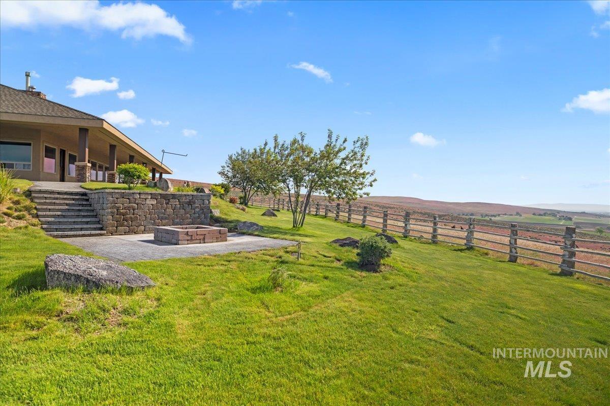 1270 Hillcrest Dr. Property Photo 6