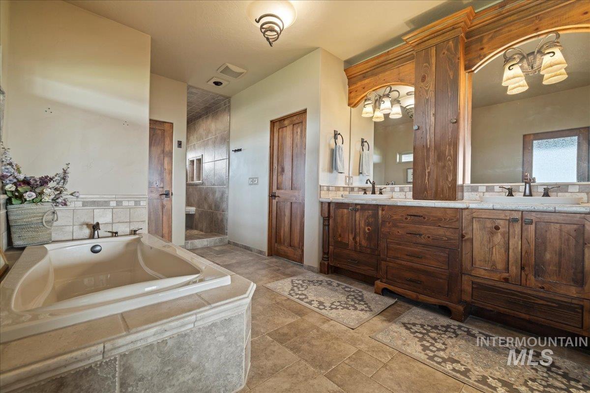 1270 Hillcrest Dr. Property Photo 14