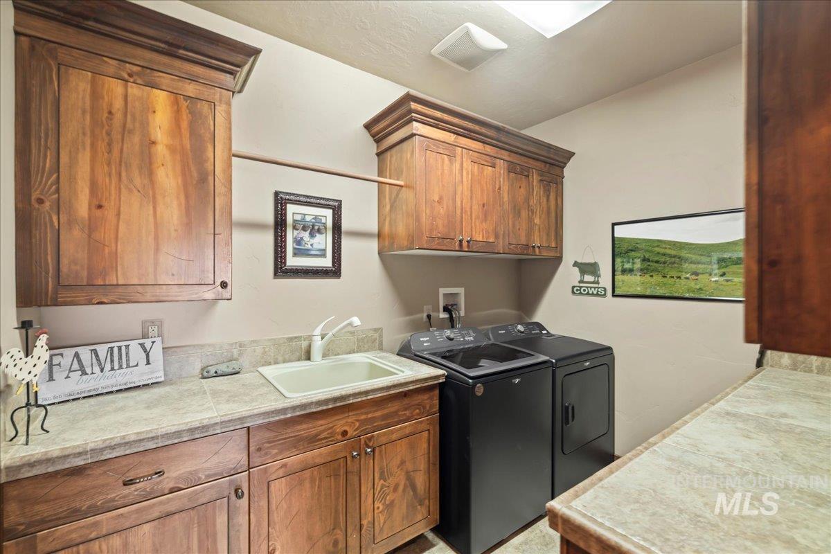 1270 Hillcrest Dr. Property Photo 18