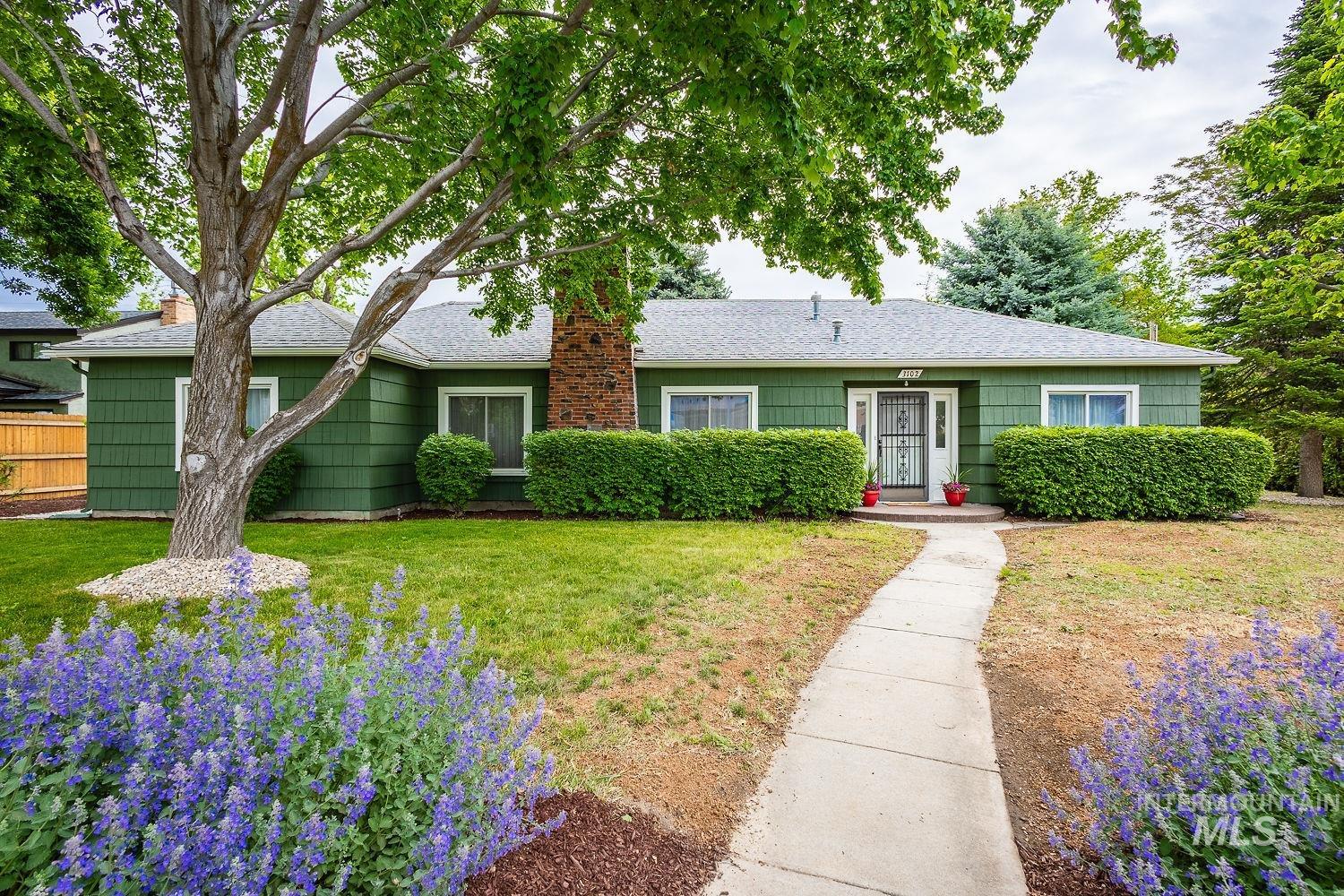 3102 N Sycamore Drive Property Photo 1