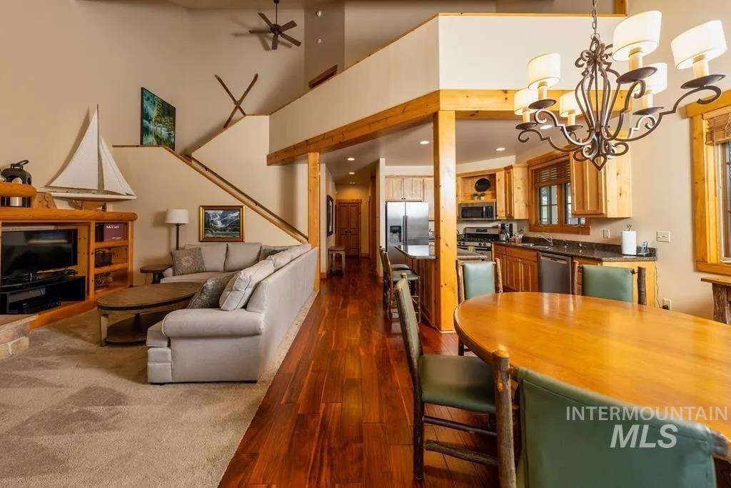 1319 Hearthstone Ct Property Photo 7