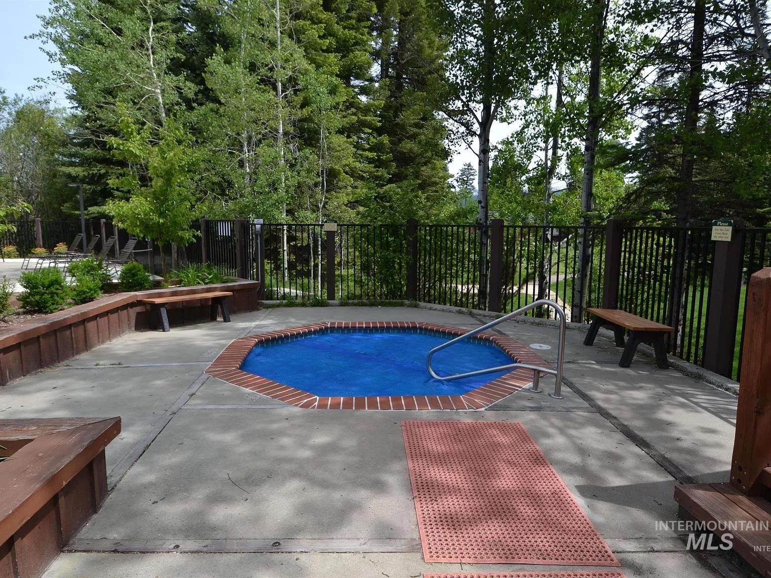 1319 Hearthstone Ct Property Photo 13