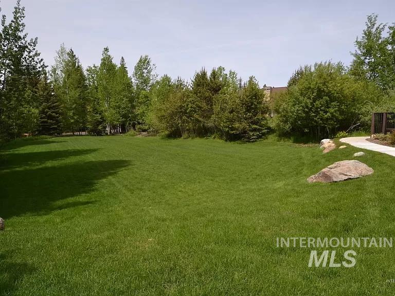 1319 Hearthstone Ct Property Photo 16