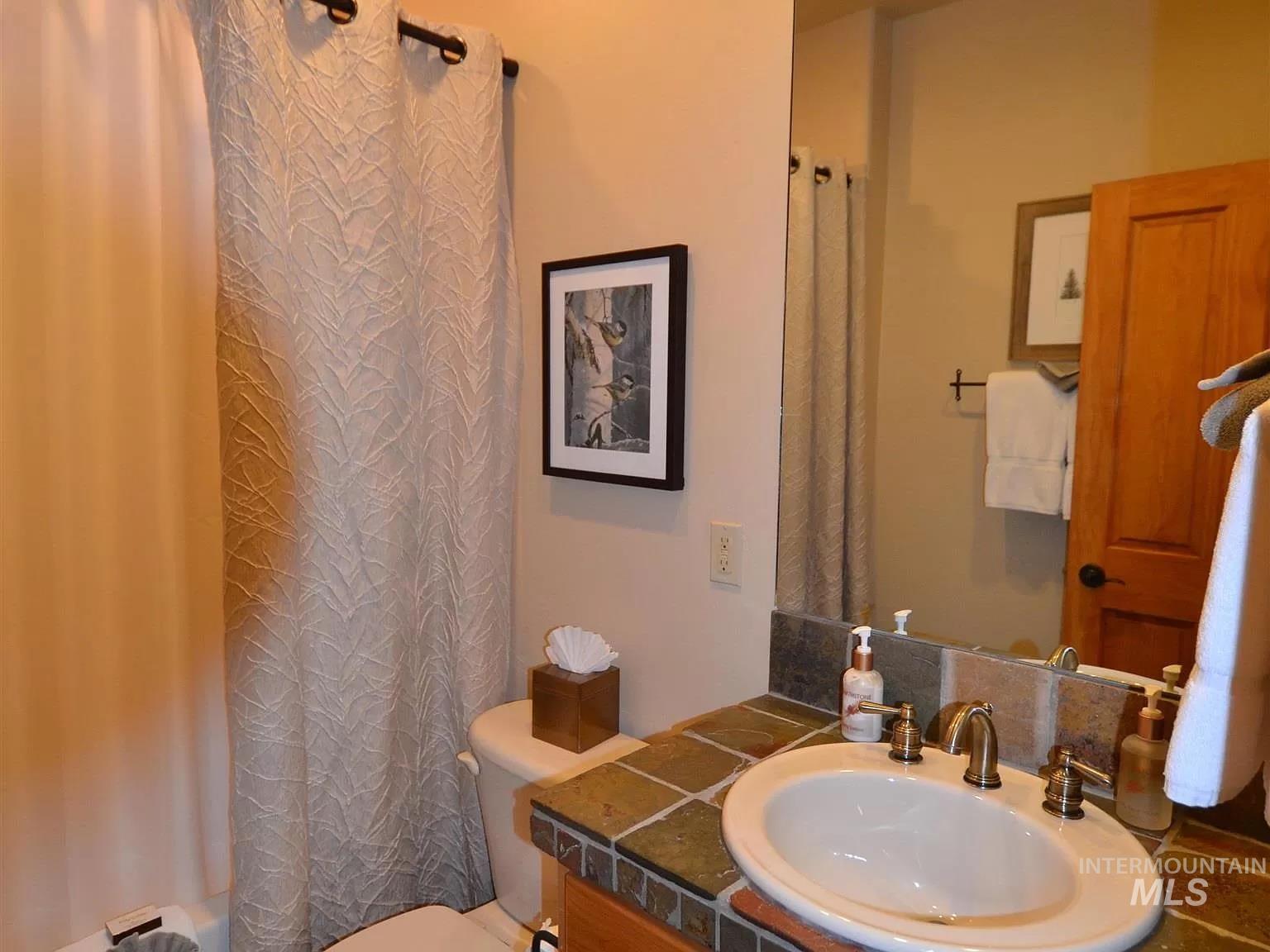 1319 Hearthstone Ct Property Photo 23