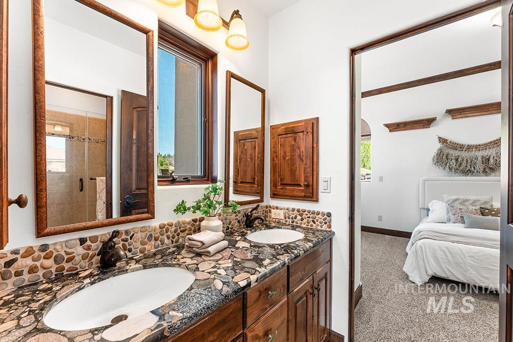 473 N Strata Via Way Property Photo 25