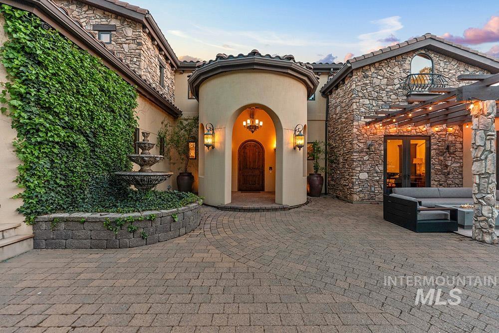473 N Strata Via Way Property Photo 33