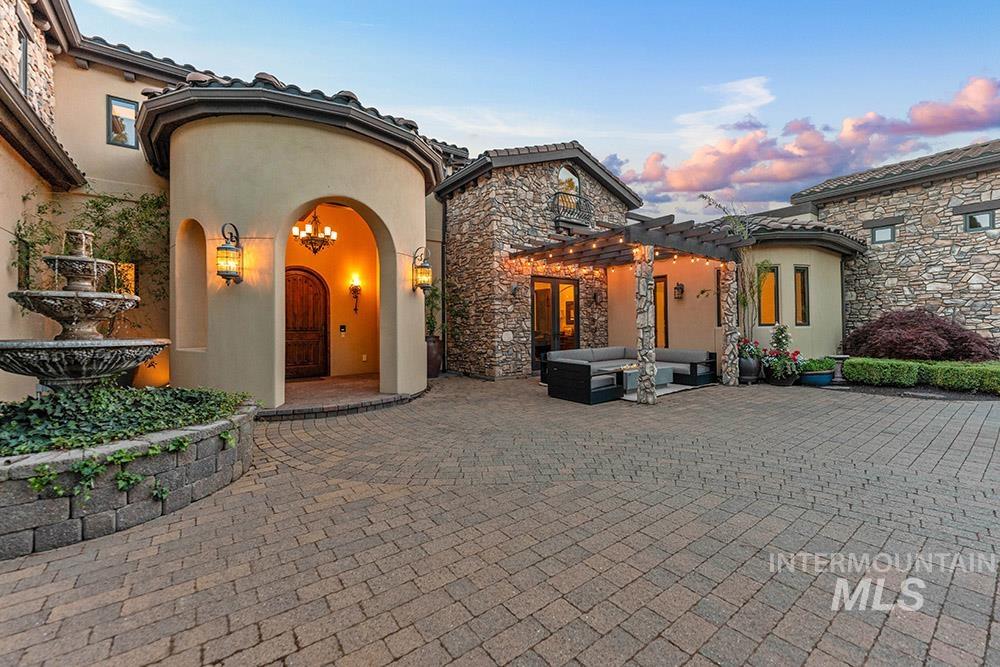 473 N Strata Via Way Property Photo 34