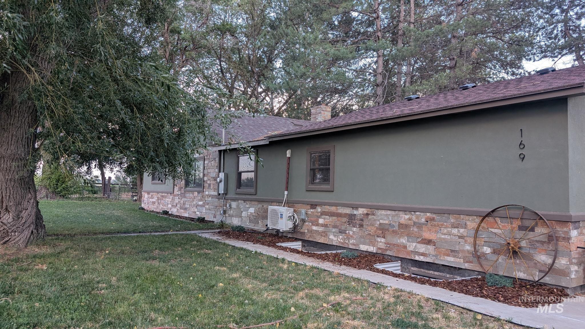 169 W 200 N Property Photo 2