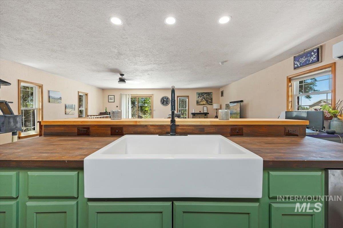 169 W 200 N Property Photo 12