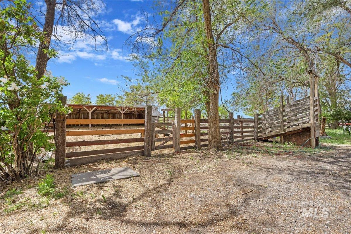 169 W 200 N Property Photo 45