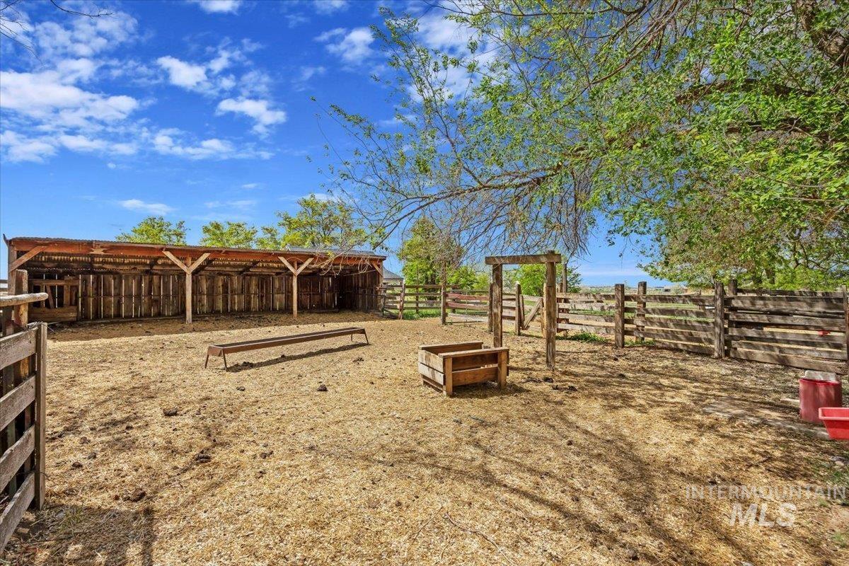 169 W 200 N Property Photo 46