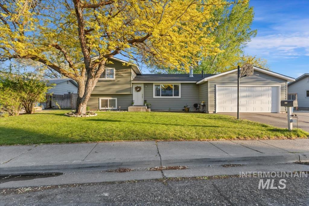 275 E 14th North Property Photo