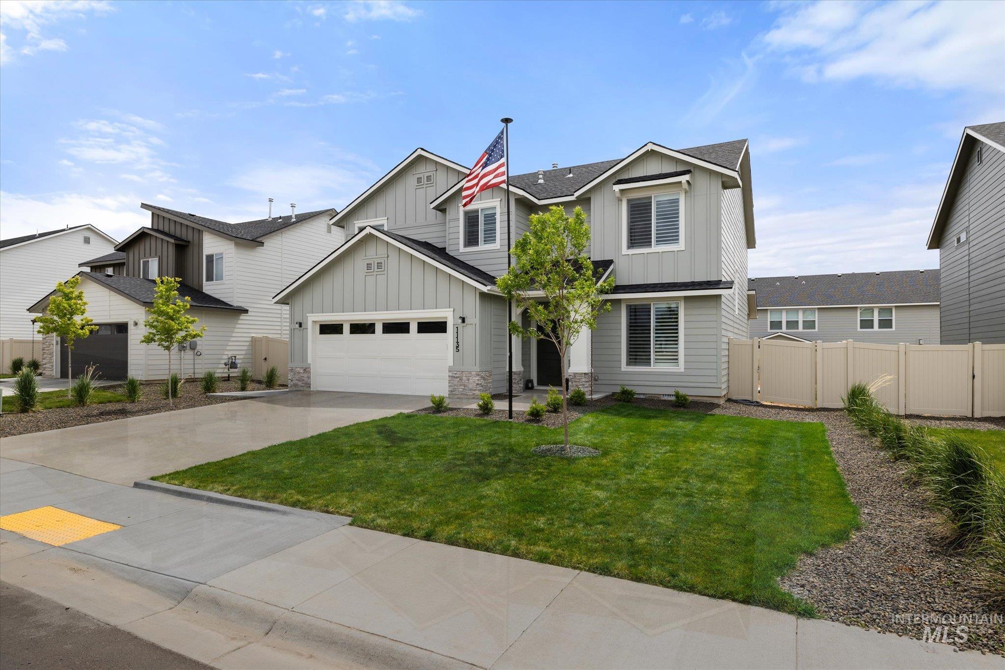 11135 W Trailheights Dr Property Photo 2