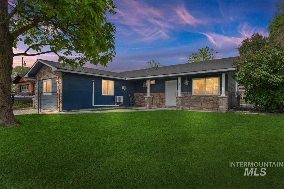 107 Nogales Property Photo
