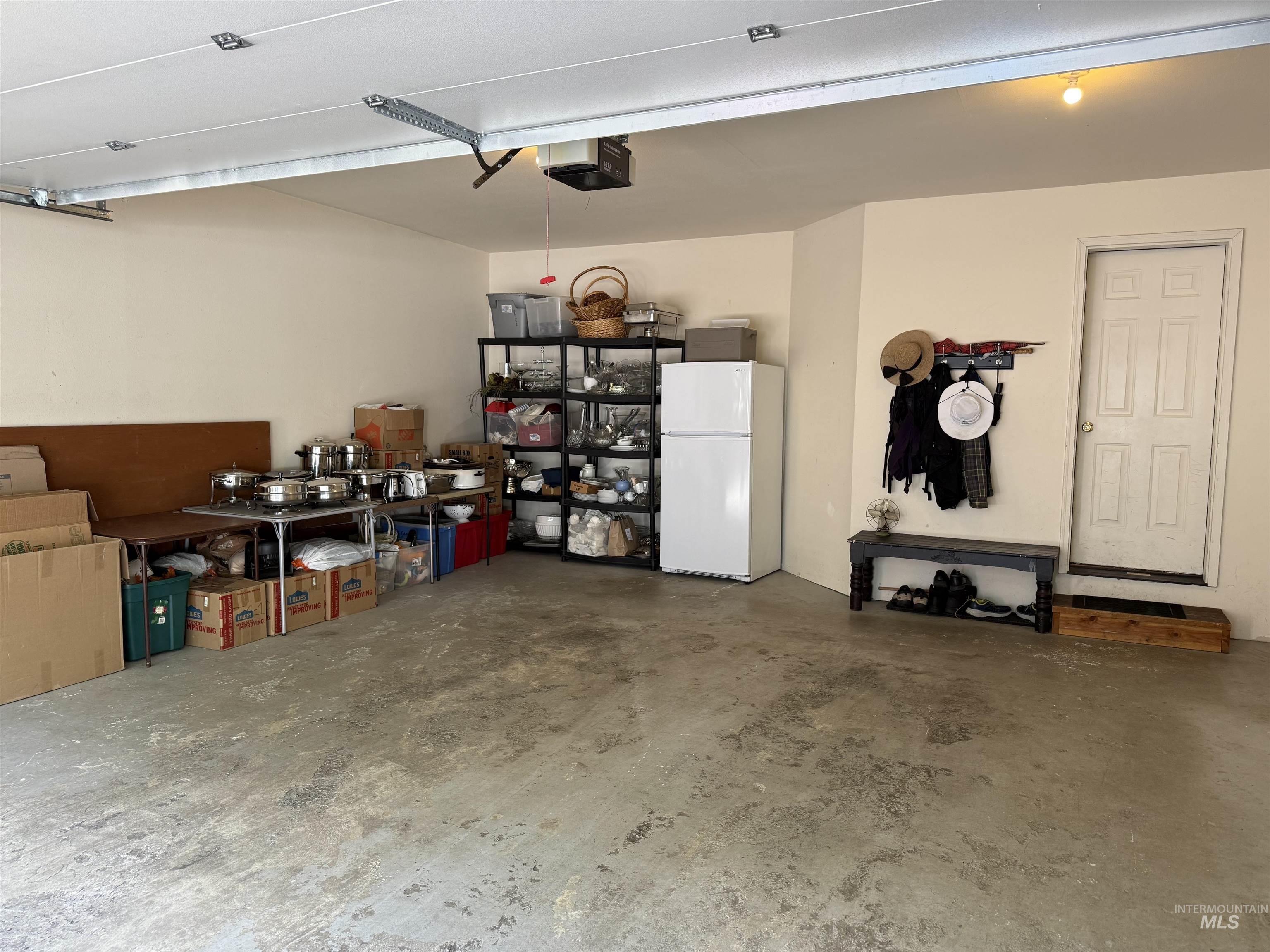 1425 Clements Property Photo 28