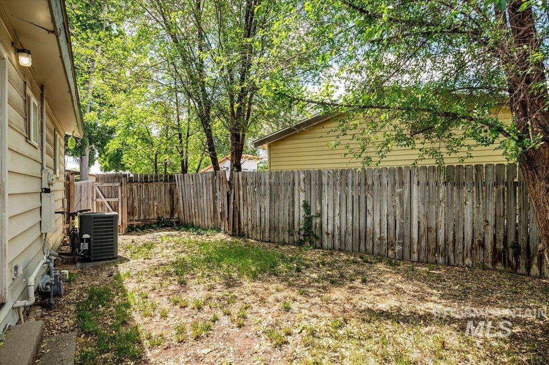 207 N 4th W Property Photo 17