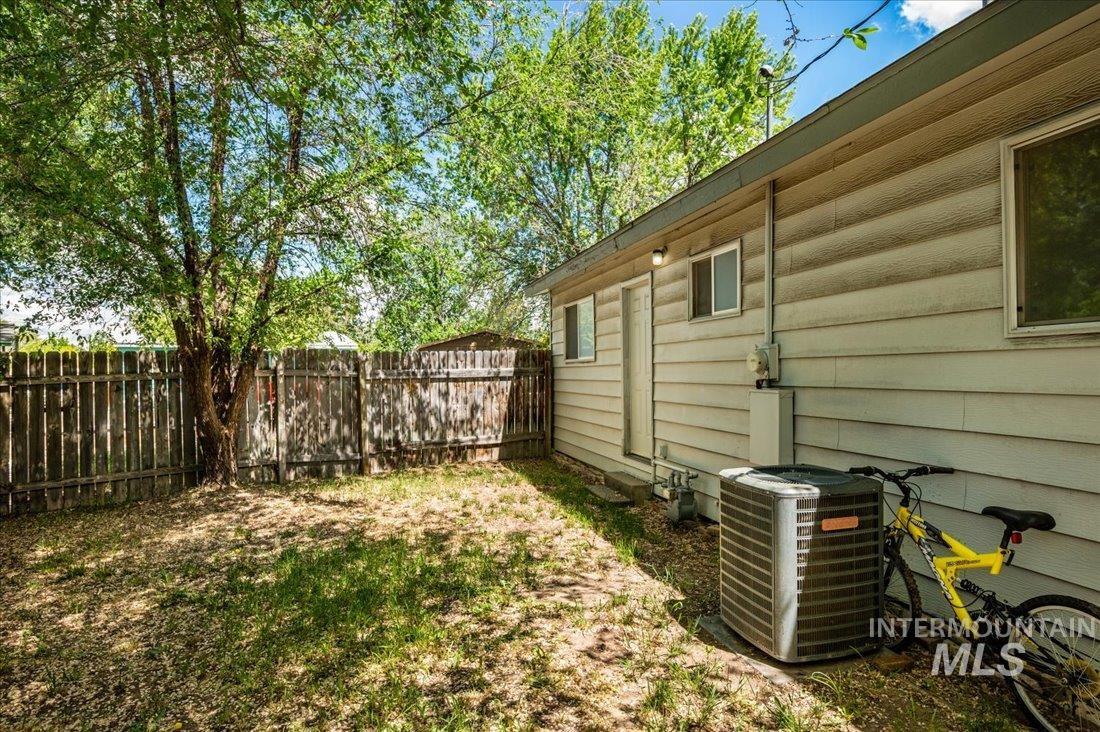 207 N 4th W Property Photo 18