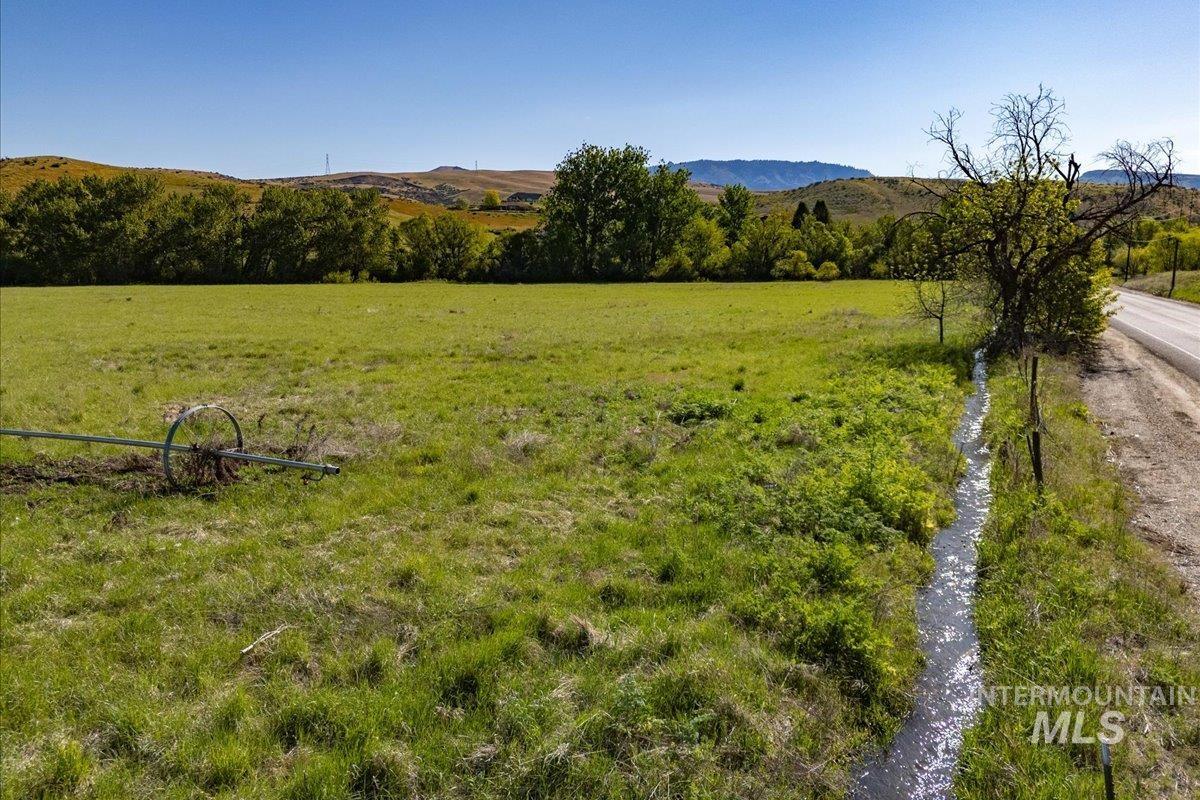 5700 W Dry Creek Rd Property Photo 4