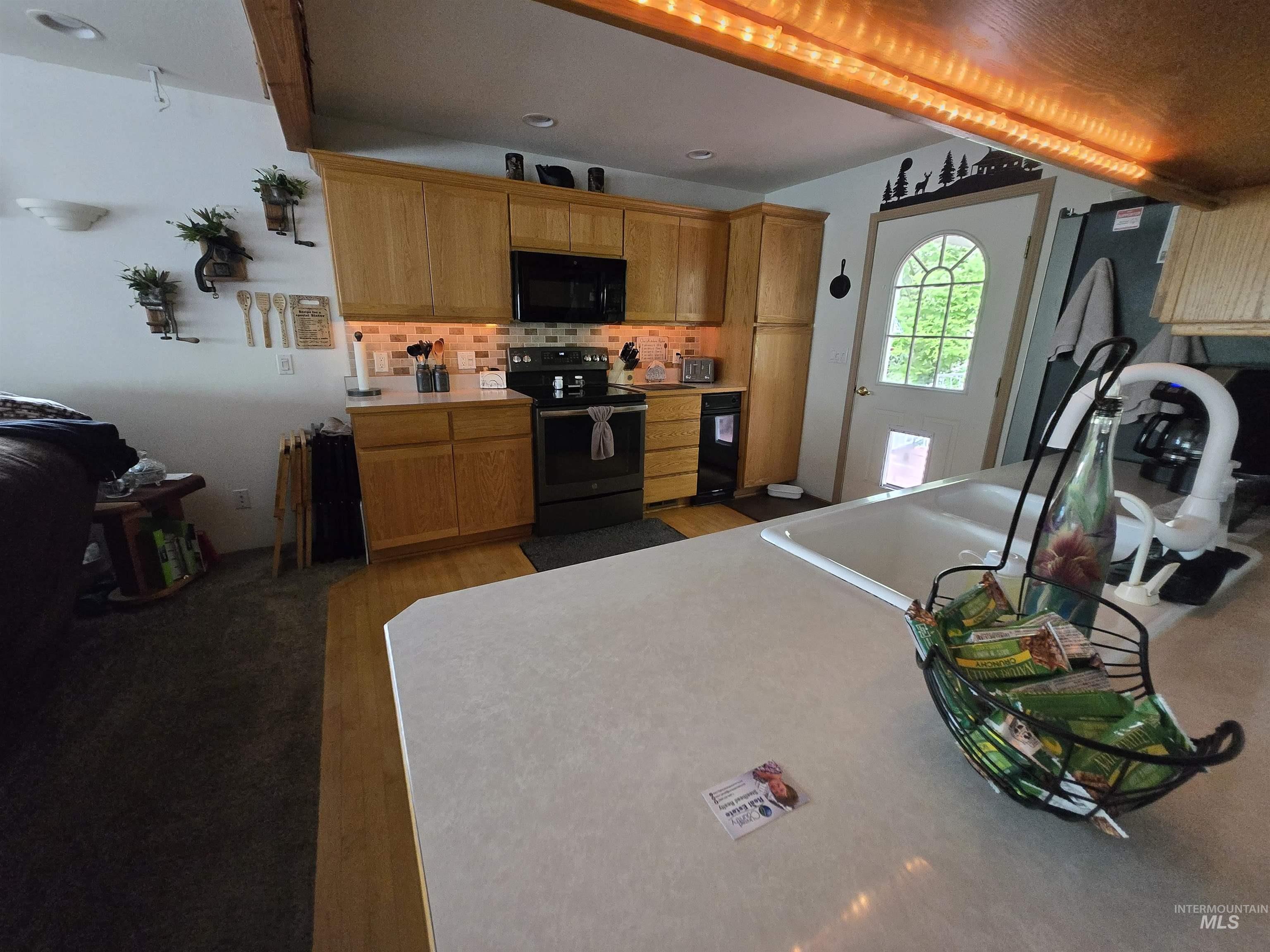 1230 Ellis Ave Property Photo 4
