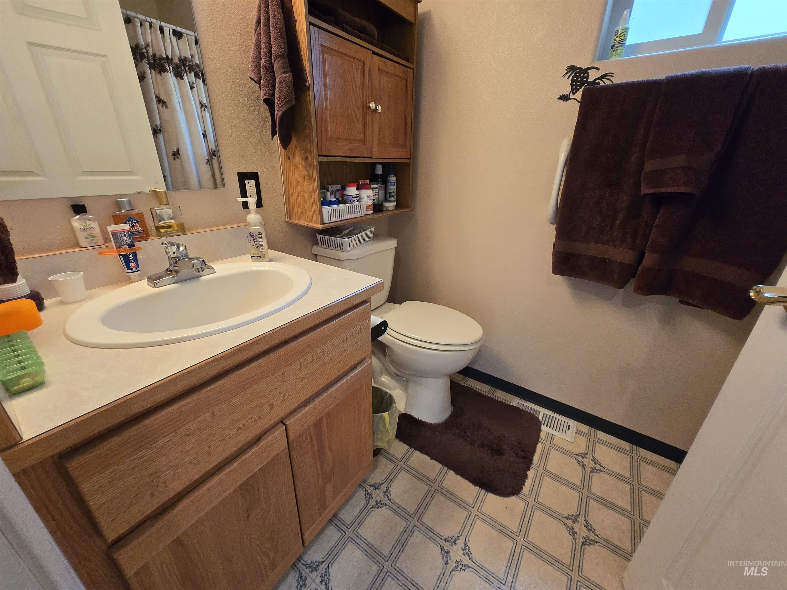 1230 Ellis Ave Property Photo 12