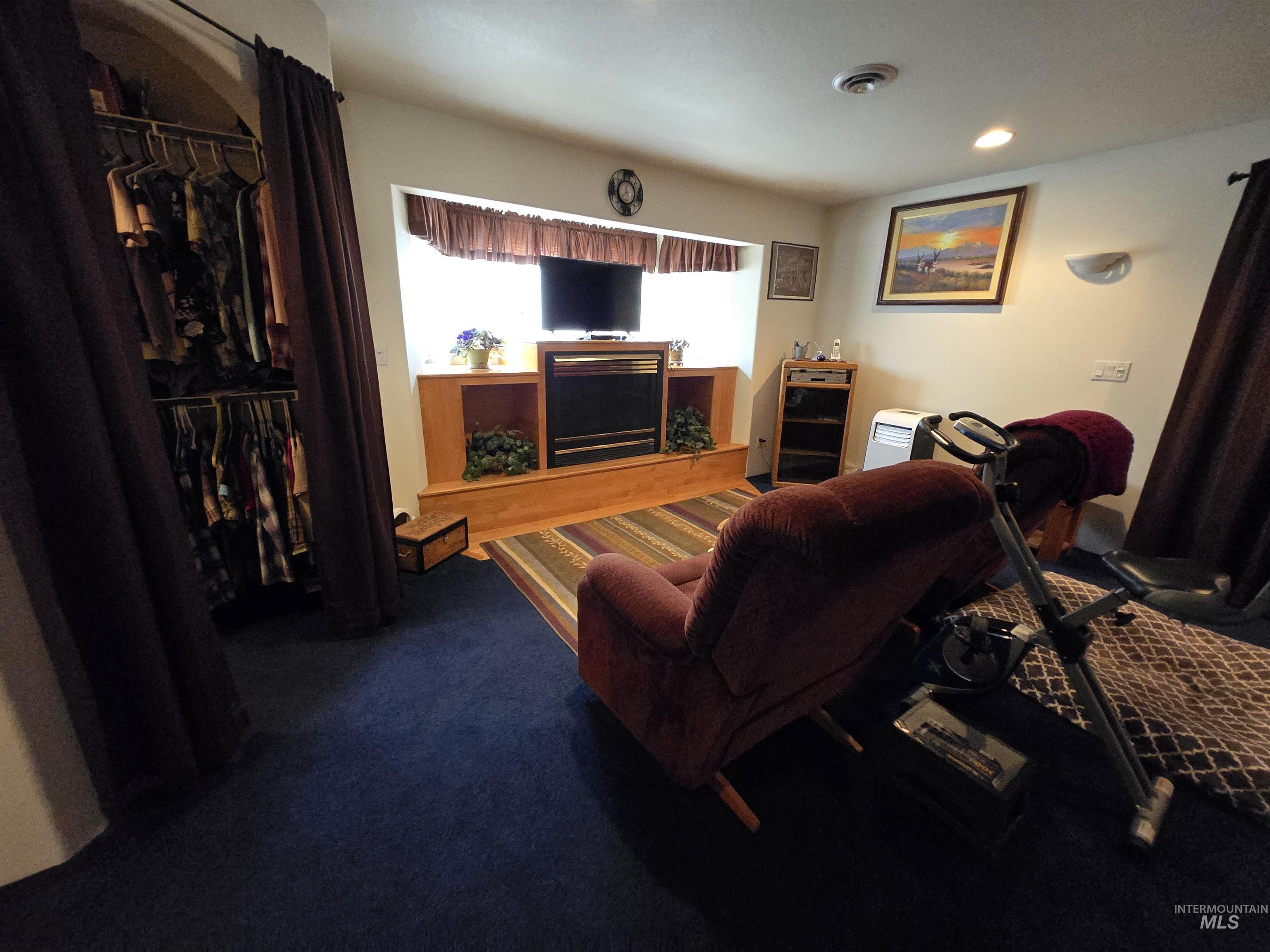 1230 Ellis Ave Property Photo 22