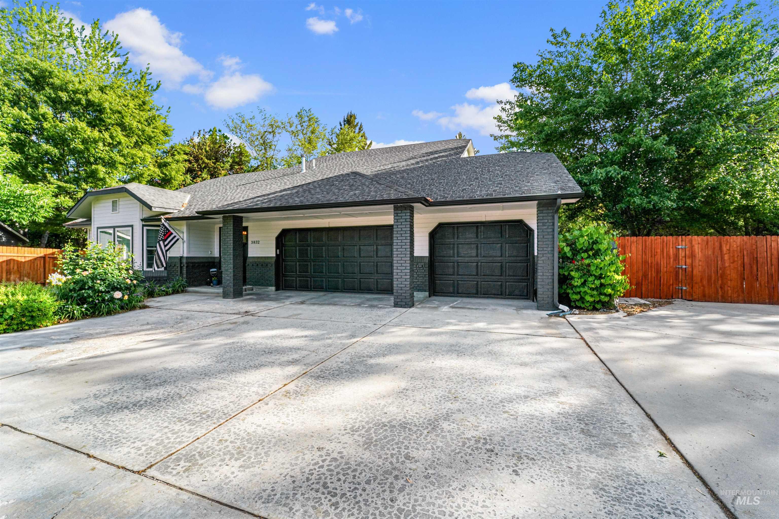 3832 W Aspen Creek Ct Property Photo 2