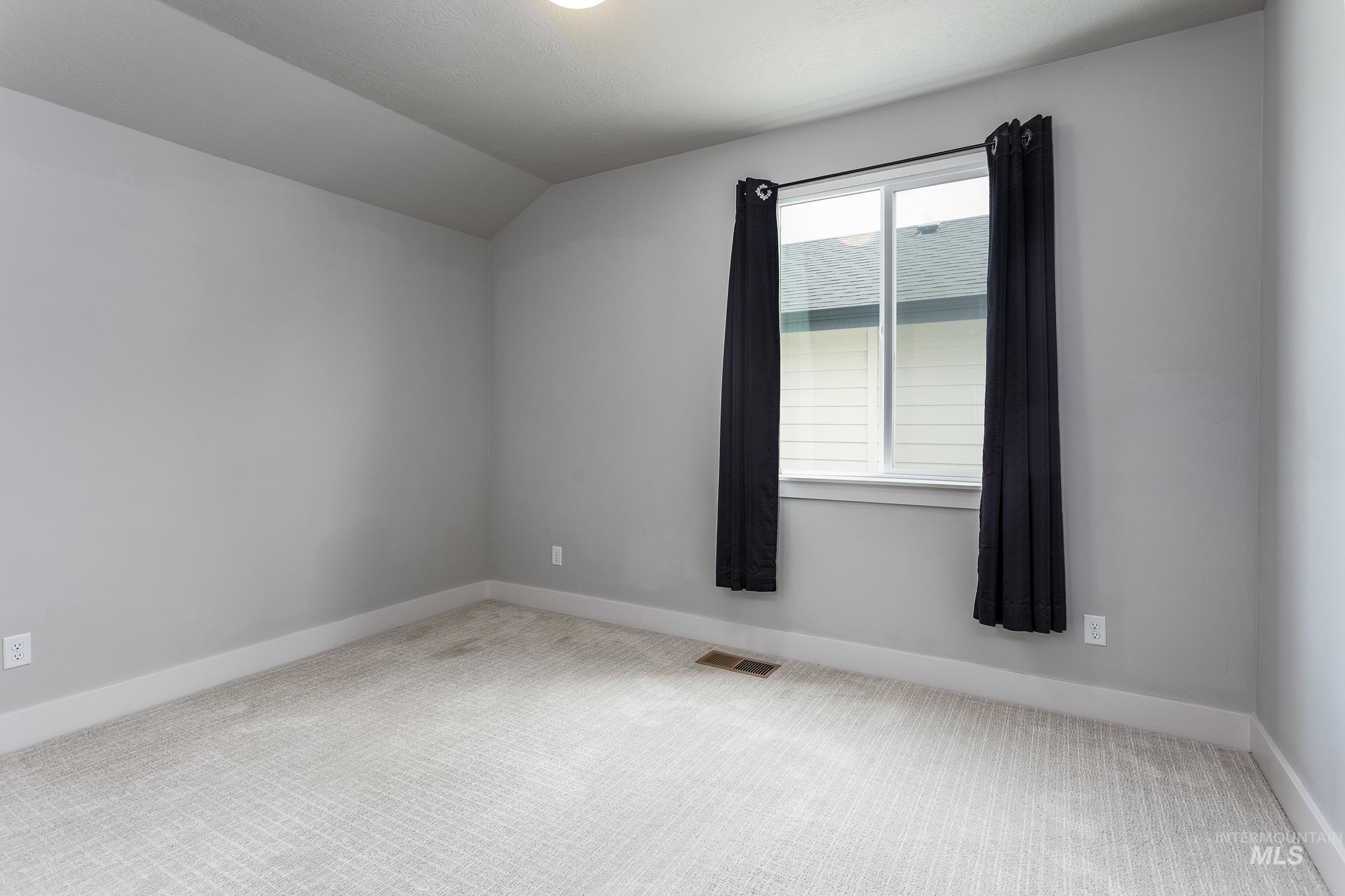 3290 E Girdner Dr Property Photo 15