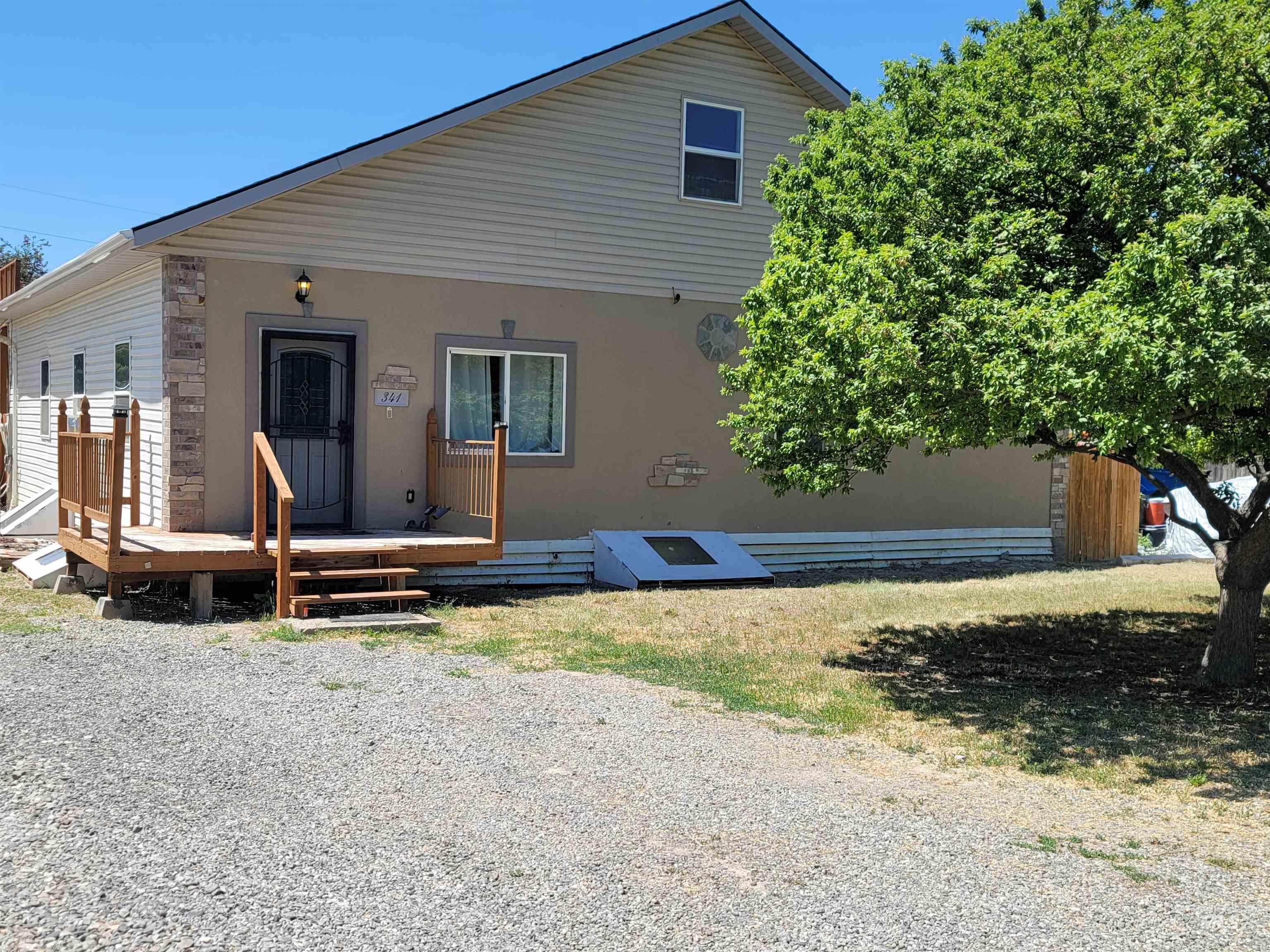 341 Birch St S Property Photo 1