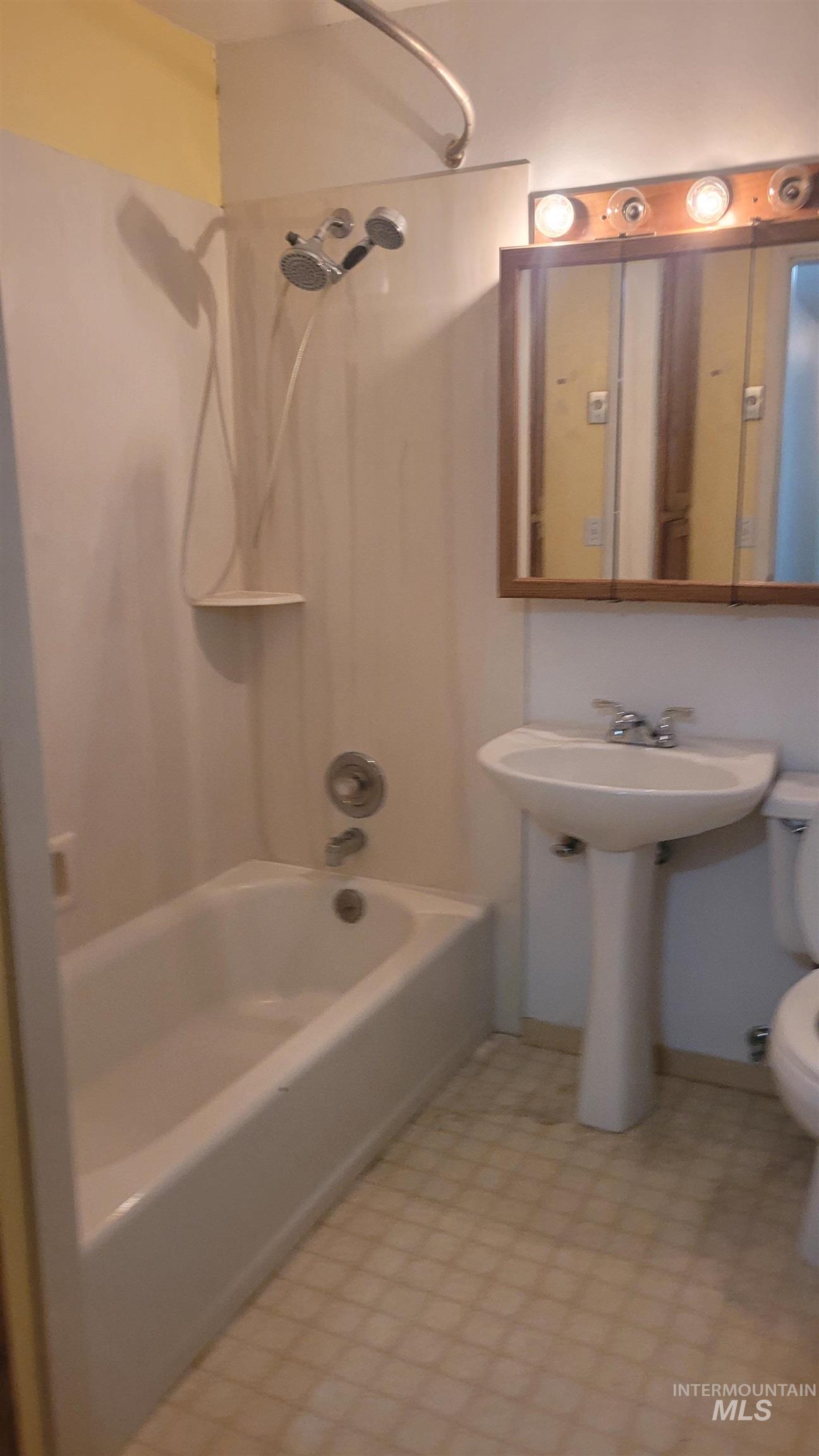 1501 Miller Property Photo 6