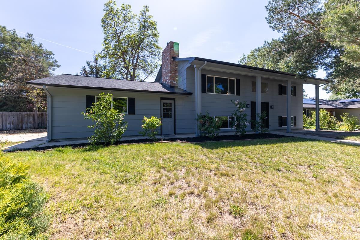 9865 W Skycliffe Ave Property Photo 4