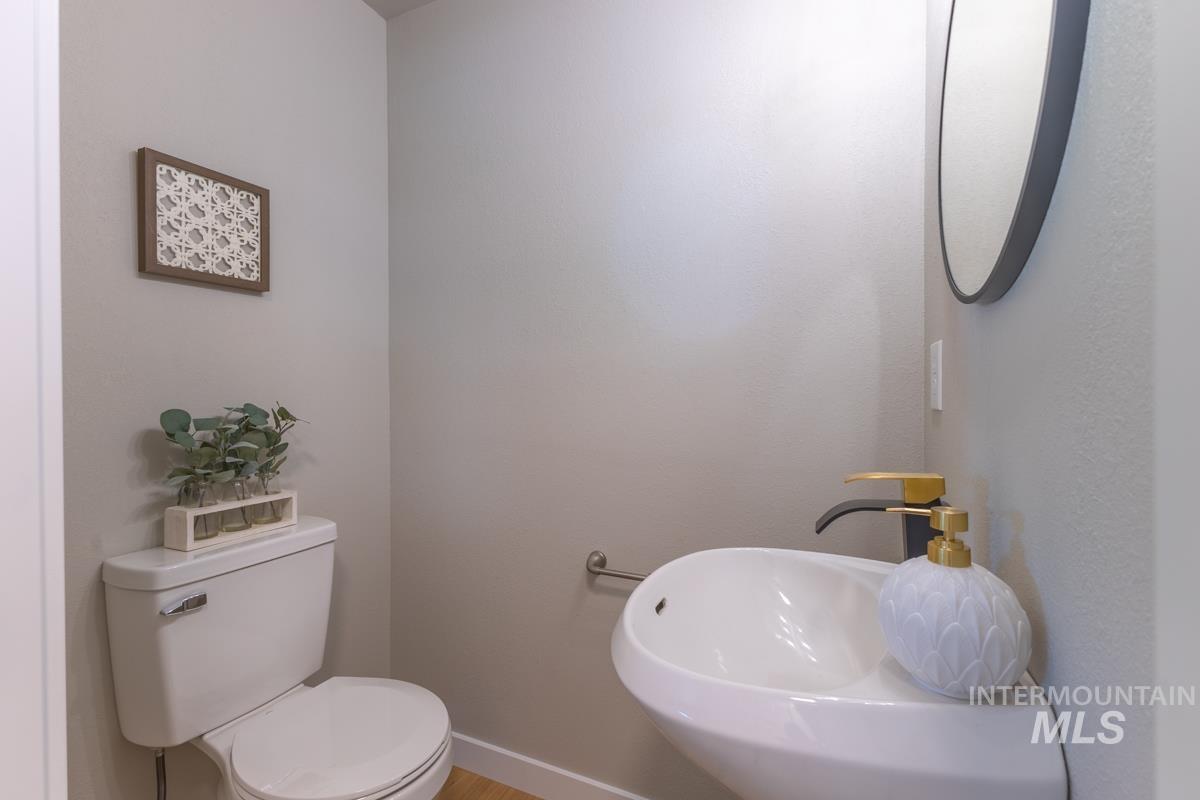 9865 W Skycliffe Ave Property Photo 10
