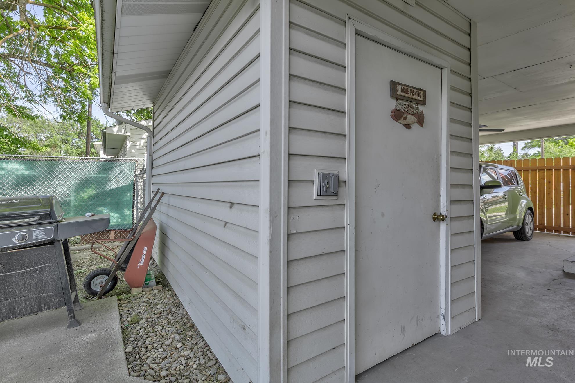 1035 N 7th Ave N Property Photo 23