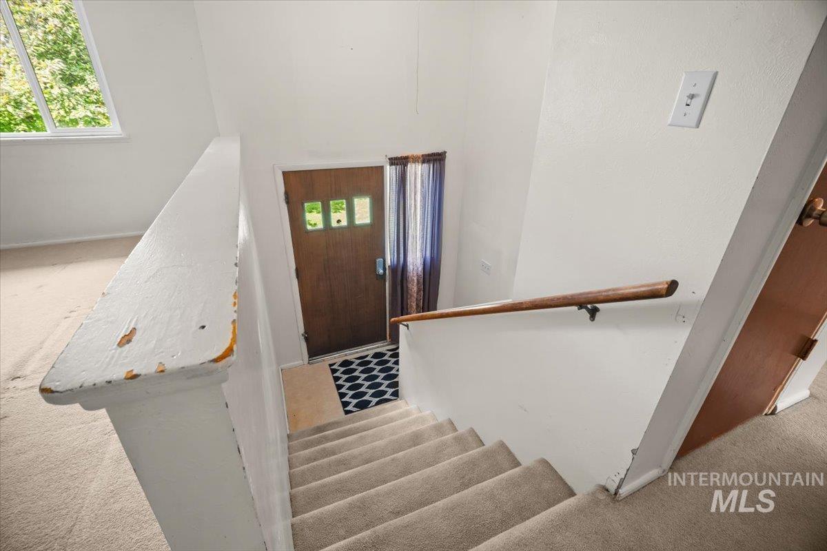 2690 S Gourley St Property Photo 4