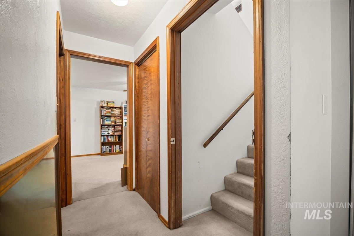 2690 S Gourley St Property Photo 15