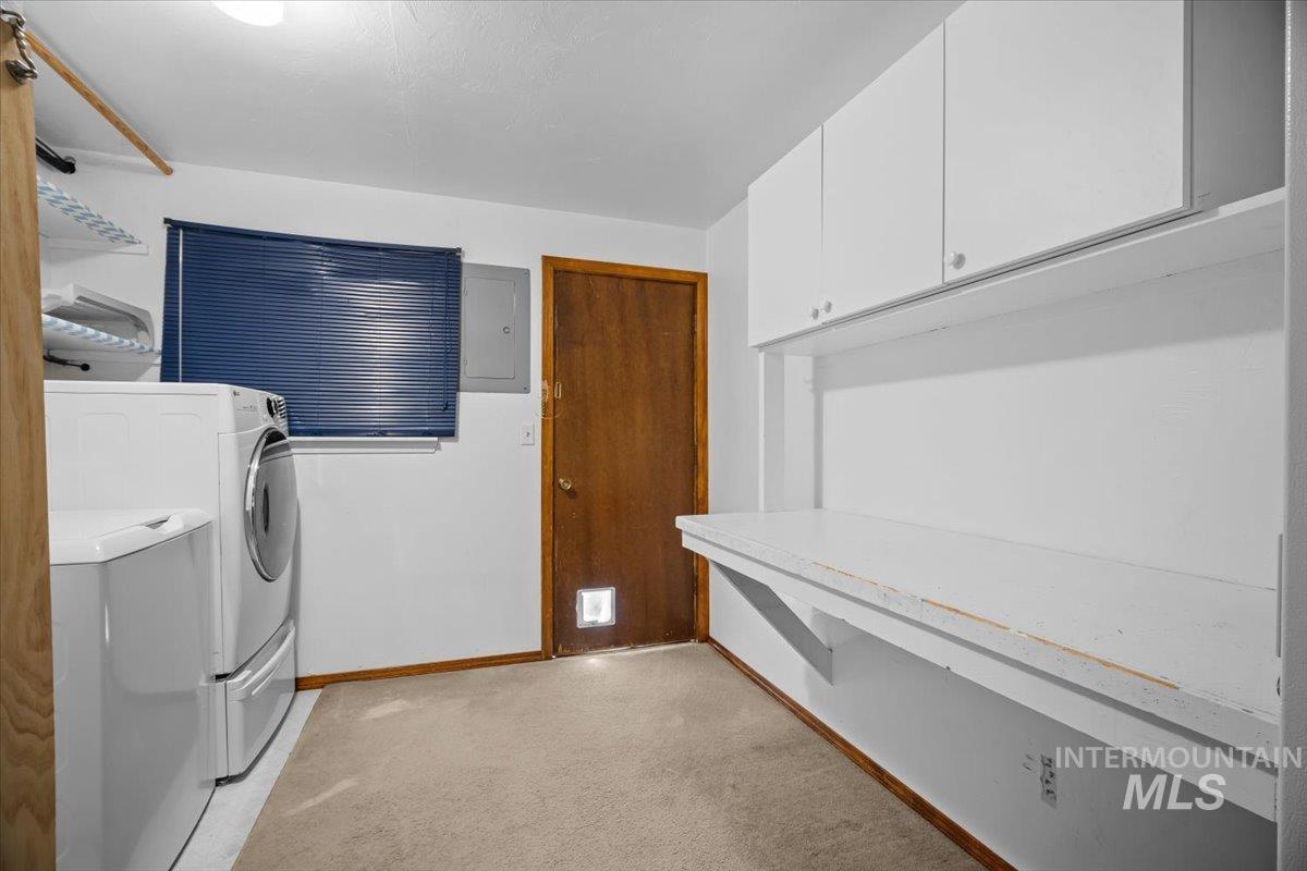2690 S Gourley St Property Photo 23