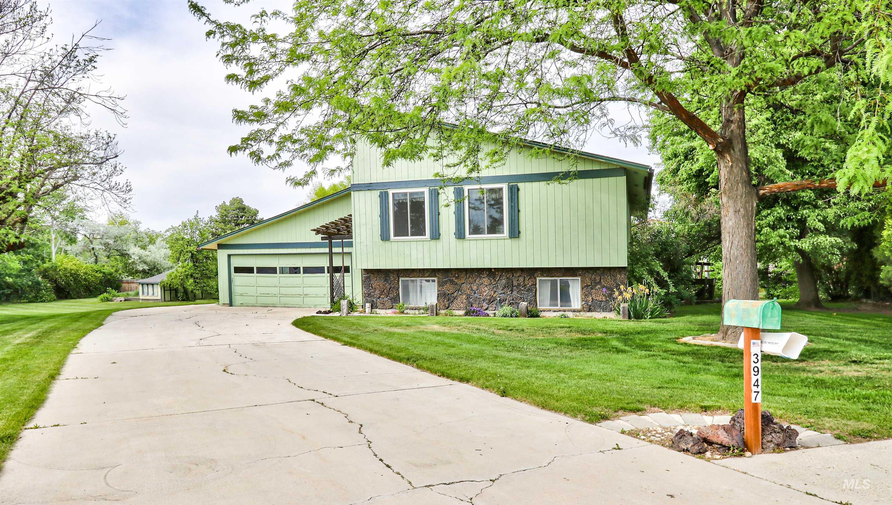 3947 W Genesee Ct Property Photo 2