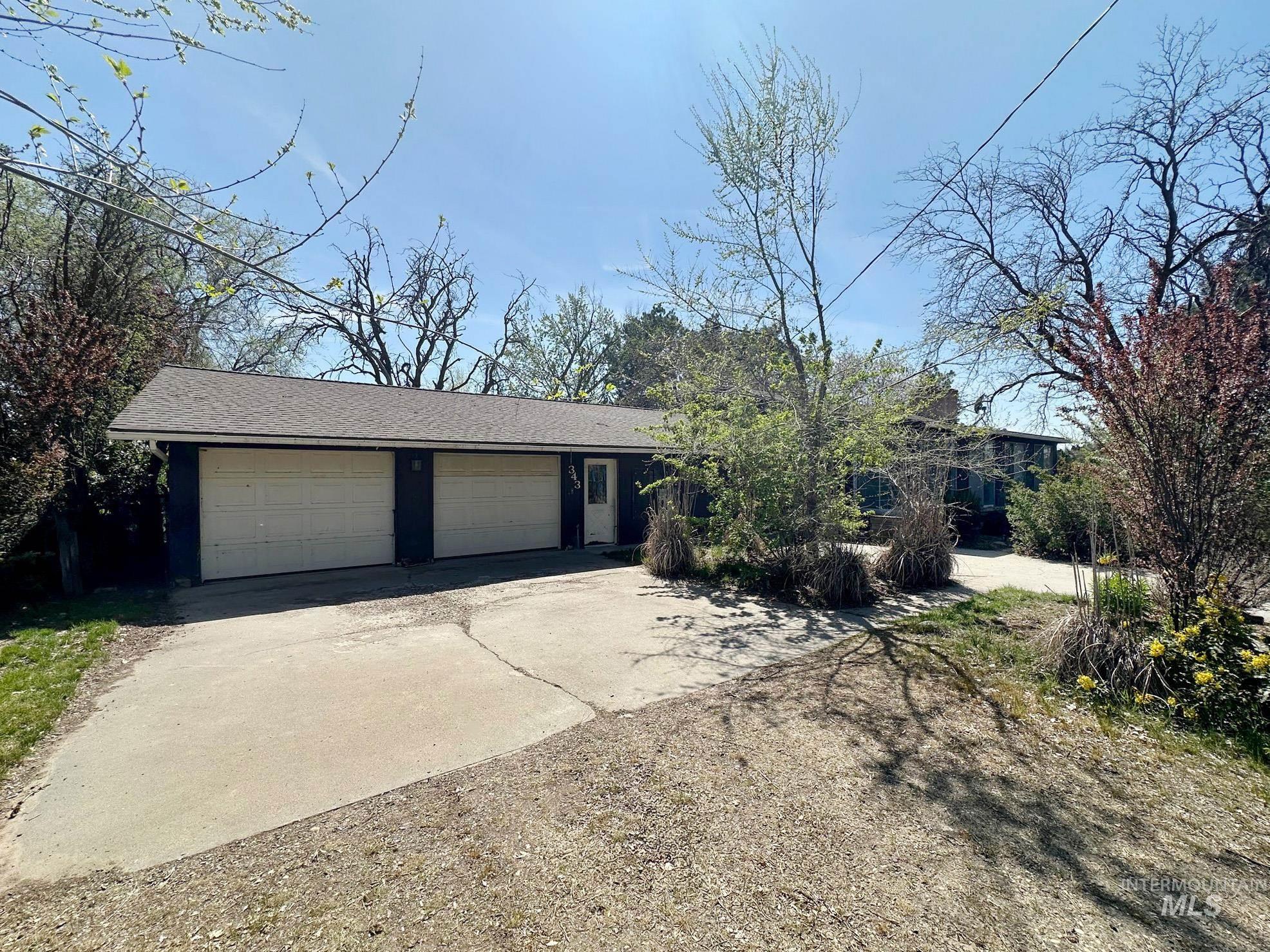 343 Mesquite Property Photo 1