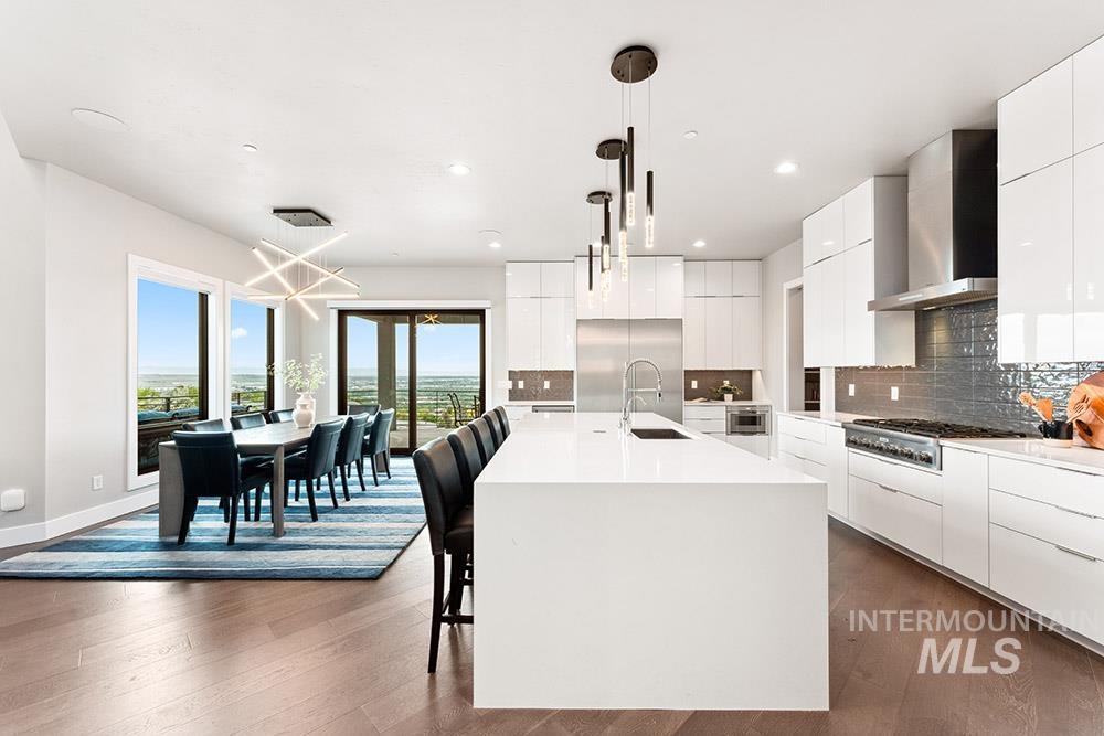 1519 S Galaxy Way Property Photo 8
